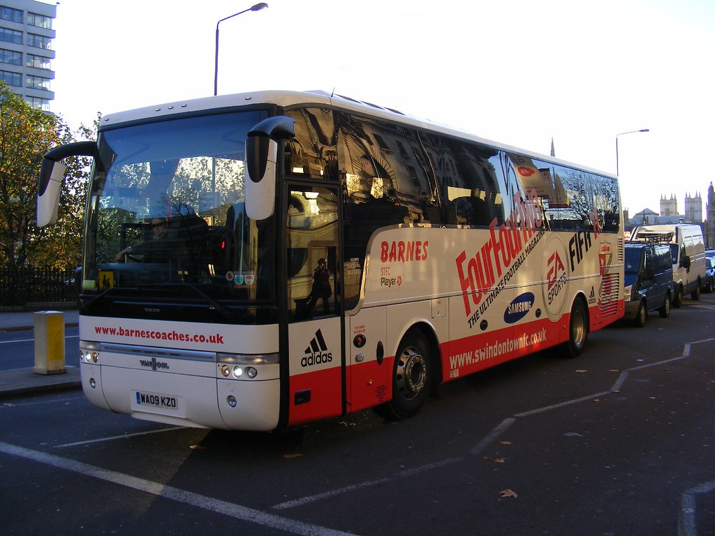 Swindon Town FC team coach, WA09KZO London SE1 Volvo B12B … Flickr