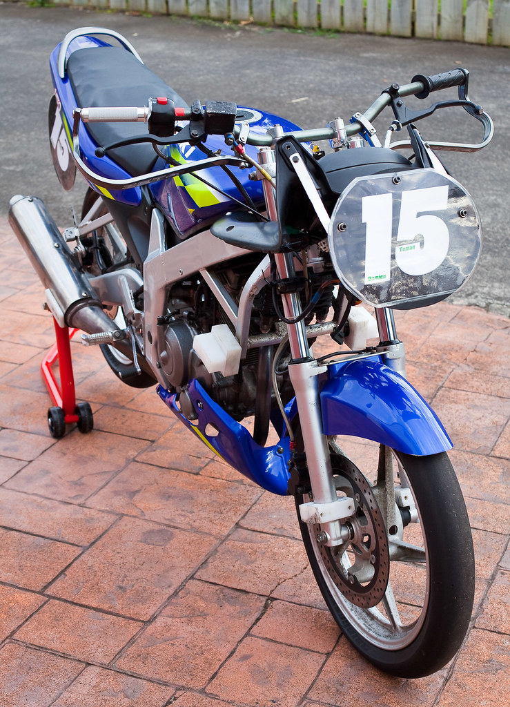 Flickriver Photoset 'My Suzuki FXR150 Bucket Racer (F4)' by Damien_Toman