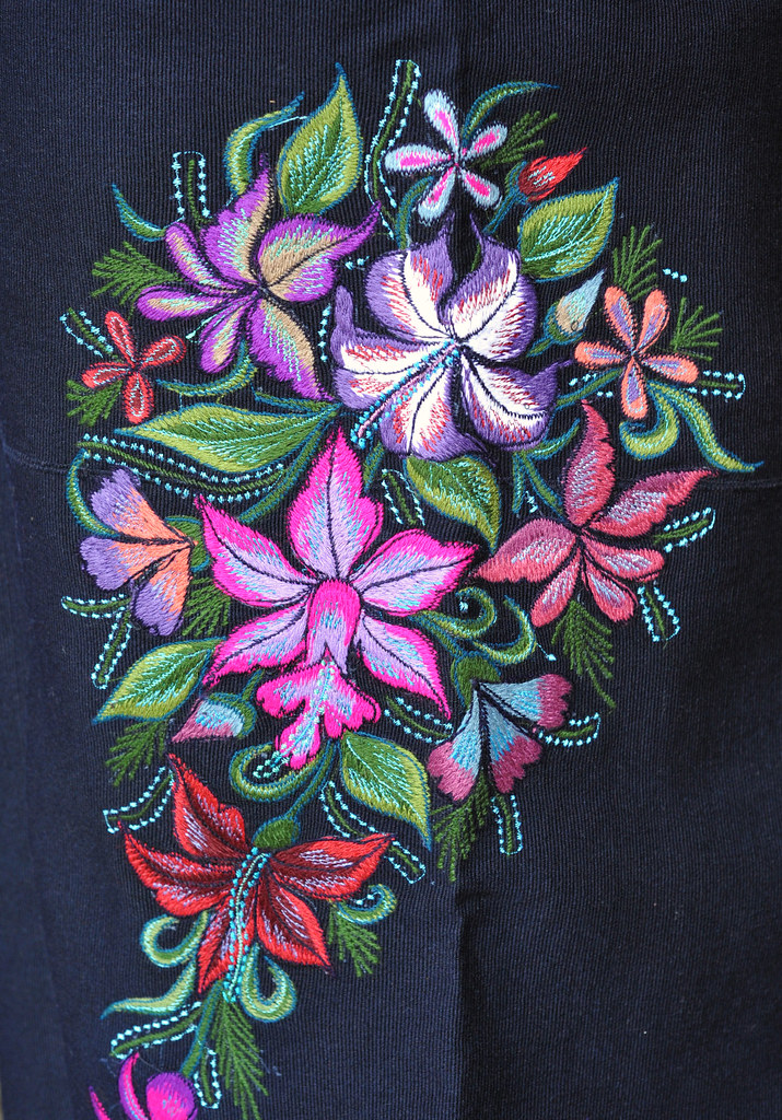 Maya Flowers Mexico These flowers decorate an embroidered … Flickr