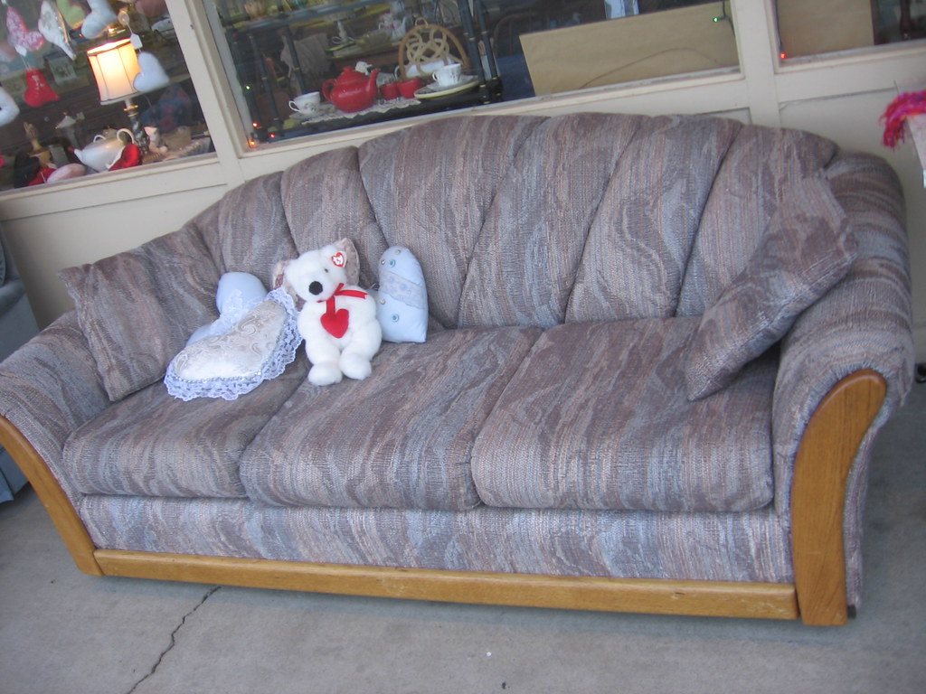 SOLD The "It's so 80's" Sofa 84" wide x 34" deep x 32" ta… Flickr