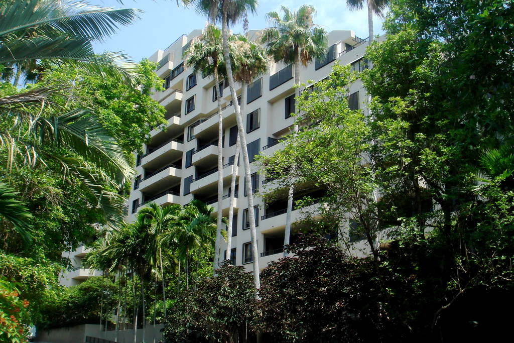 Emerald Bay Apartments (Key Biscayne) This is where my par… Flickr