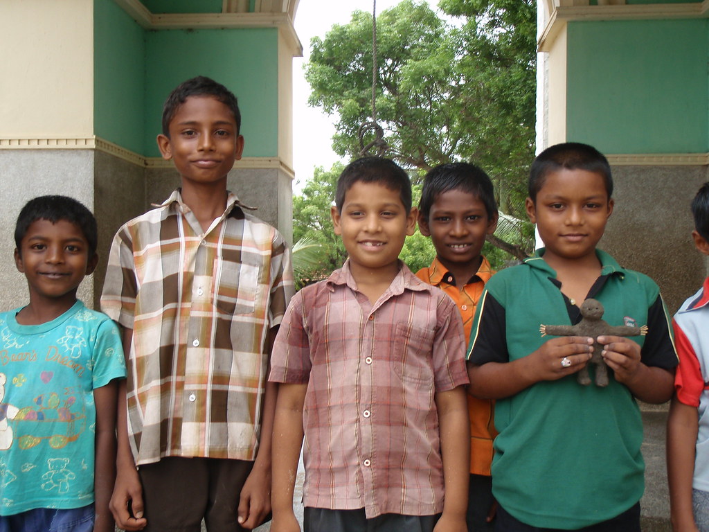 P7190329 boys on church porch, Rajakamangalam, Tamil Nadu