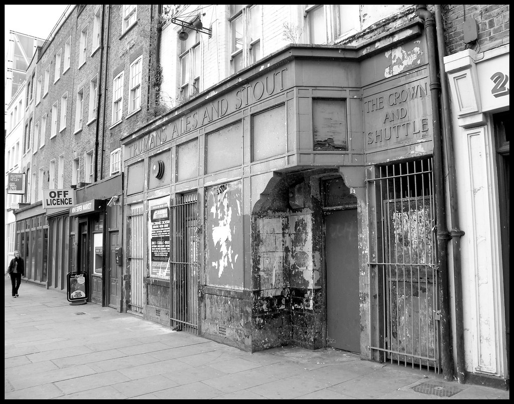 Crown & Shuttle The former Crown & Shuttle pub, Shoreditch… Flickr