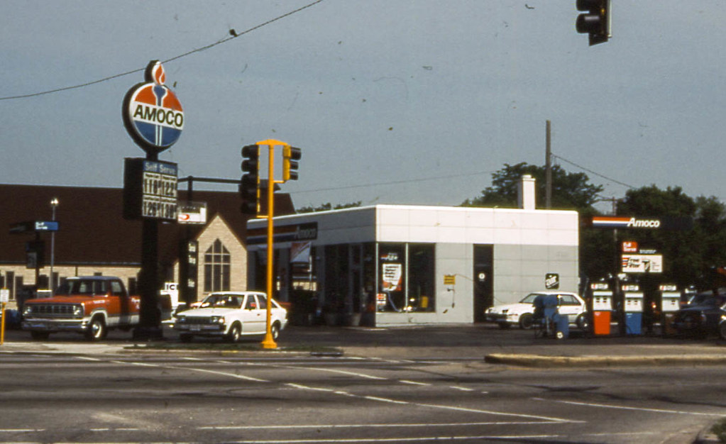 19850540 15 Amoco Gas Station, Des Plaines, IL David Wilson Flickr