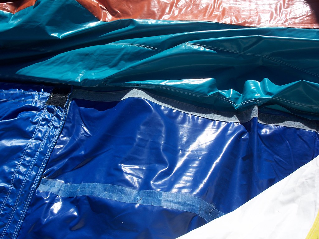 Picture 009 Worn out velcro at the bottom of the slide bestjump