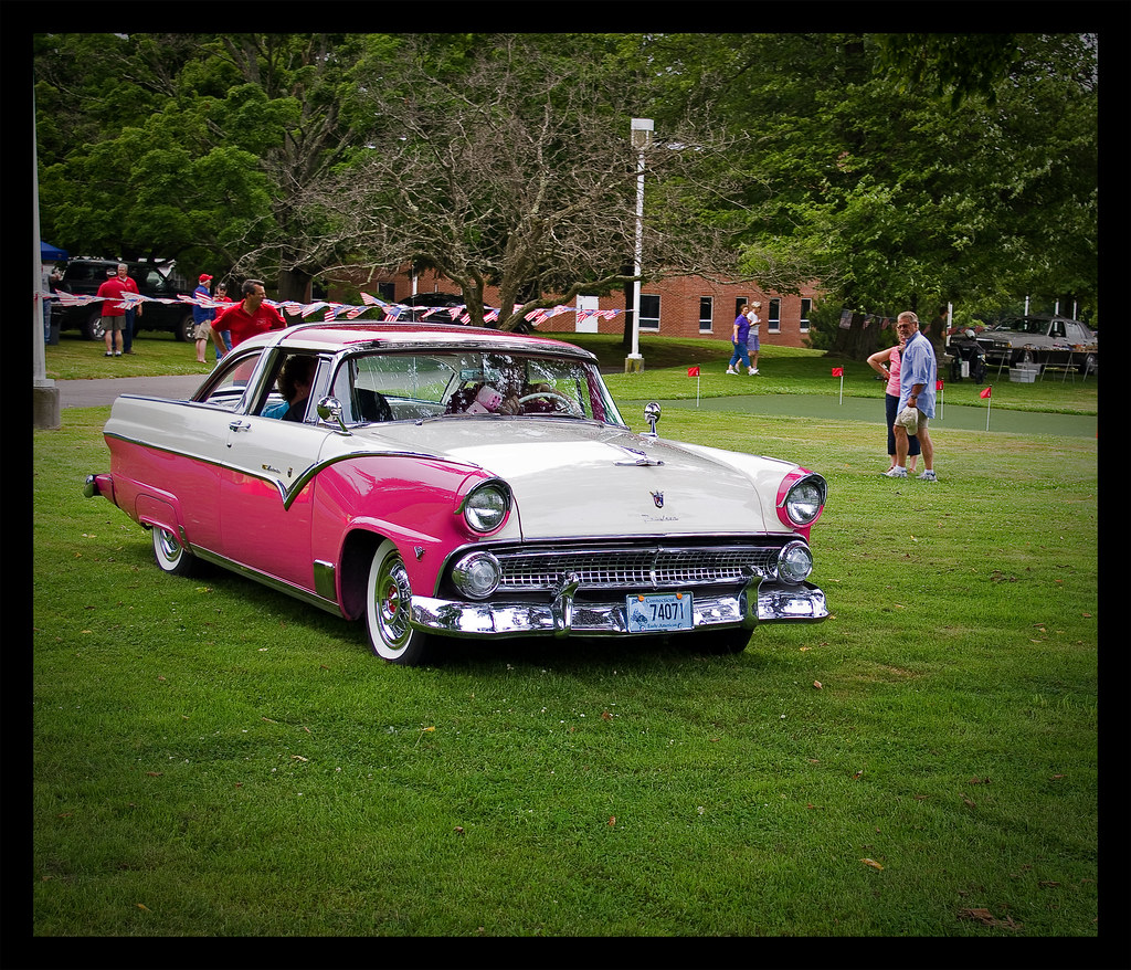 Gaylord Car show "car show" 1955 Ford Fairlane Crown Victo