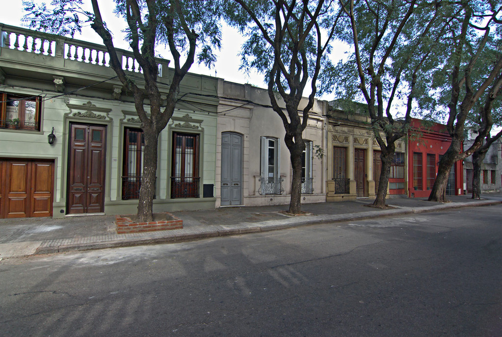 A row of "standard" houses from around 1900 in Montevideo… Flickr