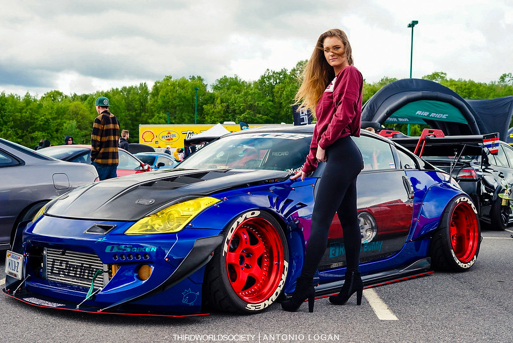 Abby w/ Amper's 350z | Model: @itsabbybrooo Owner: @wild350z… | Antonio