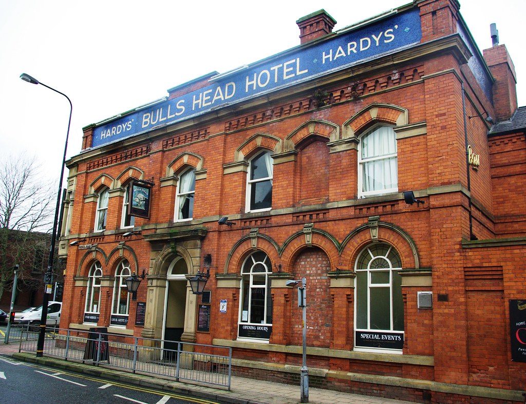 Bulls Head, Sale, Cheshire Bulls Head, 2, Cross St, Sale, … Flickr