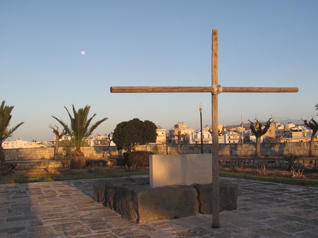 Heraklion The Tomb Of Nikos Kazantzakis On The City Wall Flickr
