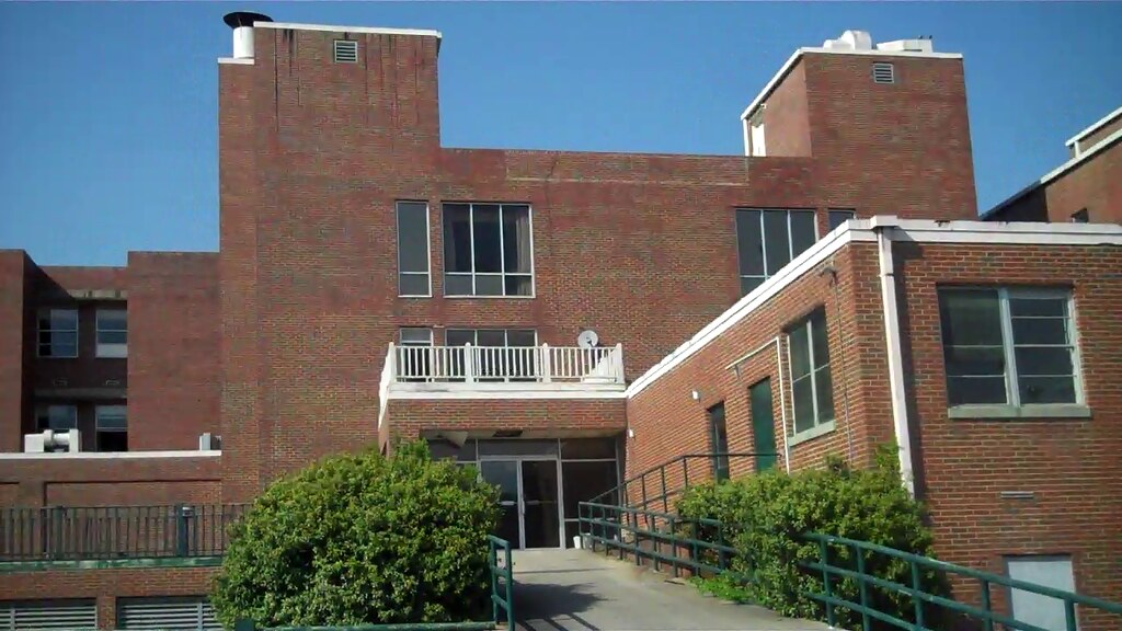 Abandoned Hospital in the middle of Fort Payne, Alabama 2 Flickr