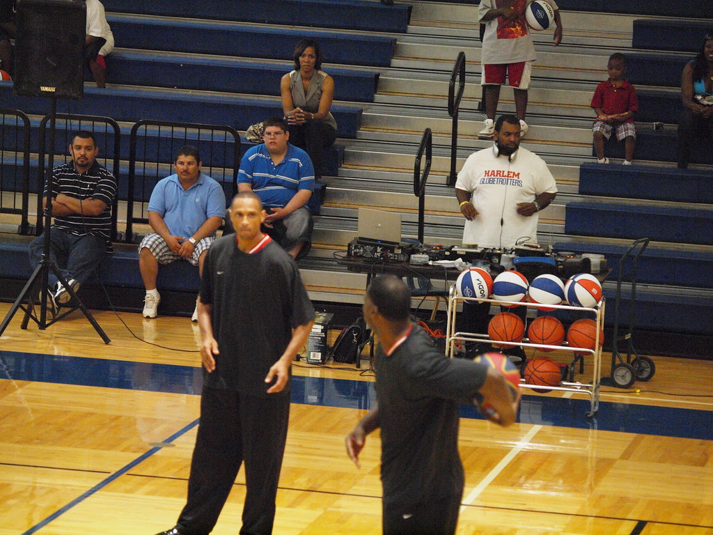 La Marque Texas THE HARLEM ALL STAR LEGENDS former members… Flickr