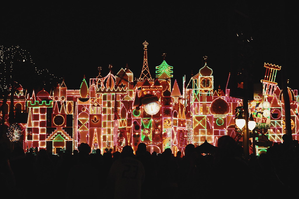 Holidays at Disneyland Blogged here. 品晶 Flickr