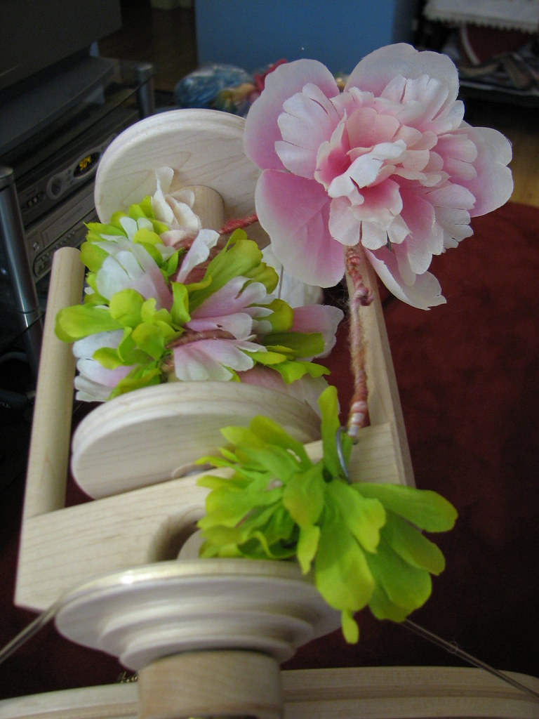 spinning flowers with the batt to make a new art yarn Flickr