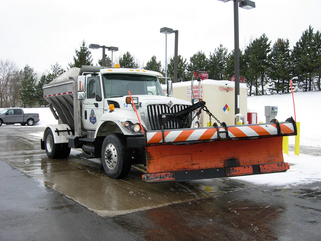 Beachwood, Ohio Snow Plow Truck A new International 7400 s… Flickr