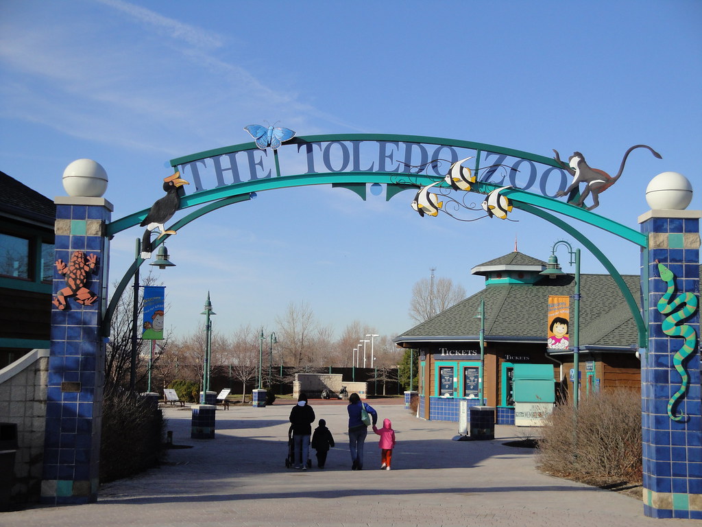 Toledo Zoo Entrance fkalltheway Flickr