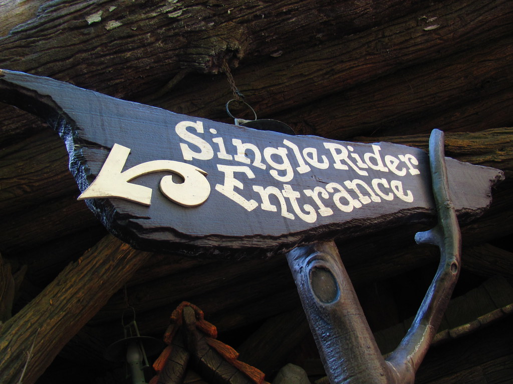 Single Rider entrance at Splash Mountain Loren Javier Flickr