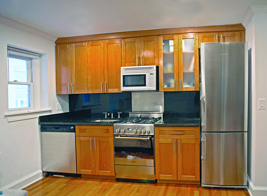 Manhattan East kitchen Manhattan East No Fee Rentals. Doub… Flickr