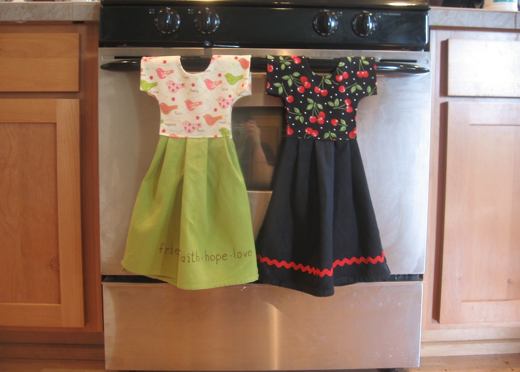 Tea Towel Oven Dresses These dresses are not only cute, bu… Flickr