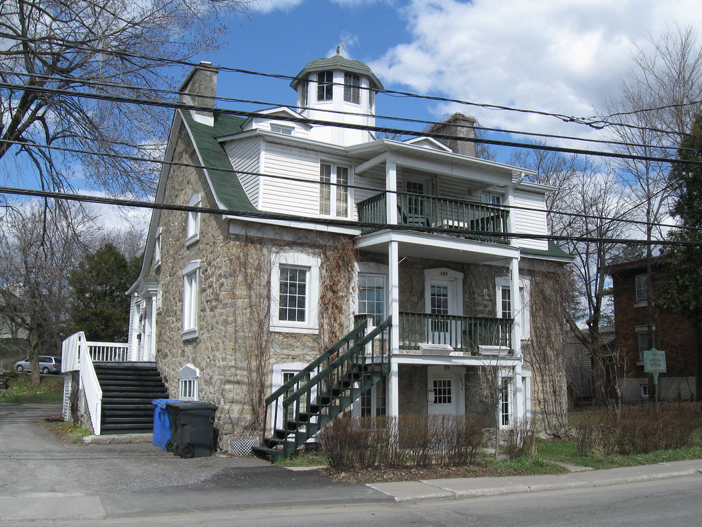 Sir Adolphe Chapleau's house He lived "on the road Blainvi… Flickr