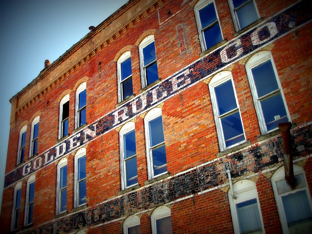 West Virginia Belington Along US250 in Belington, Barbou… Flickr