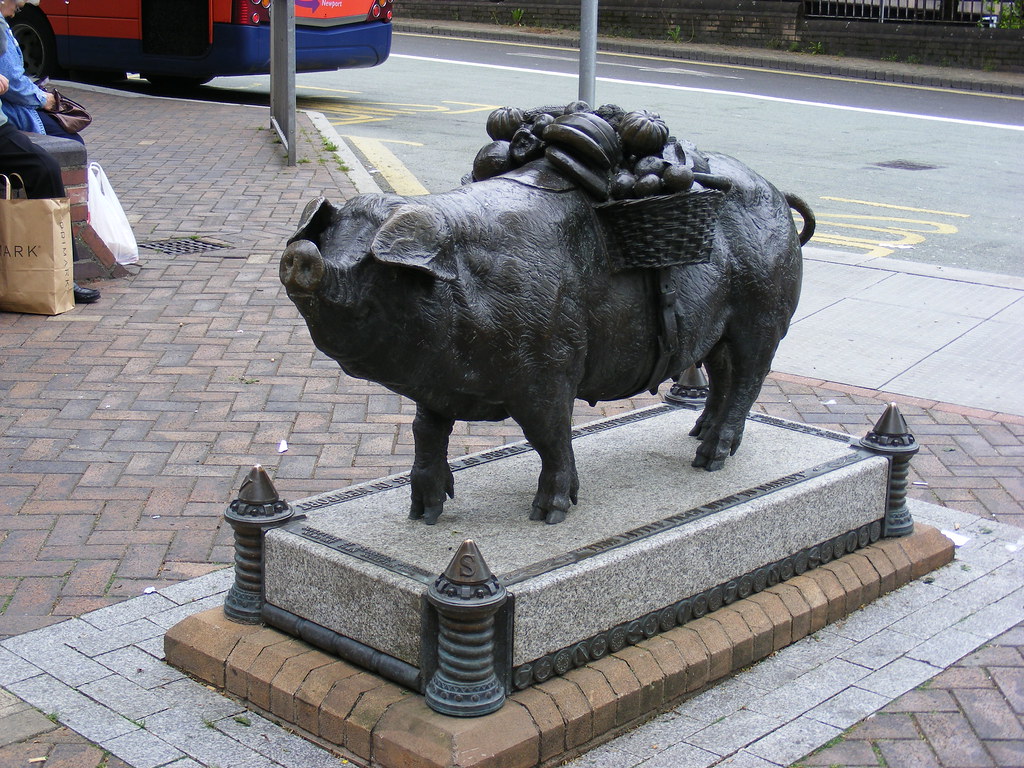 Bronze Pig . Newport . 05thMay2010 This statue commemora… Flickr