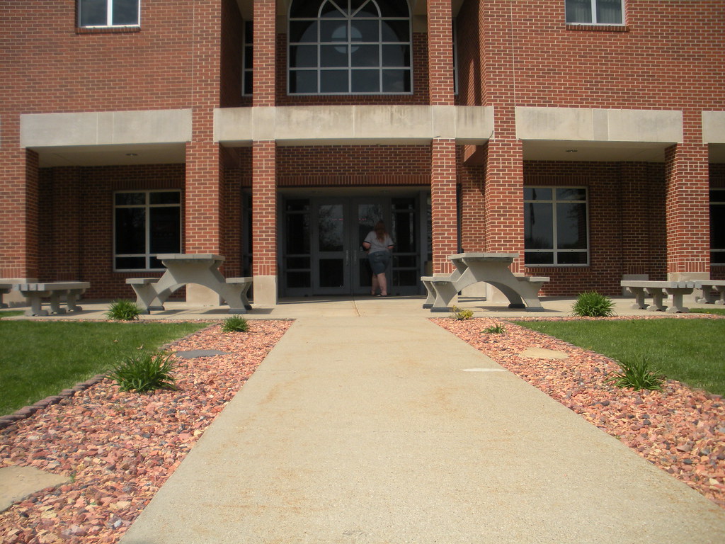 DSCN1265 Ellsworth Community College, Iowa Falls, Iowa Honoria