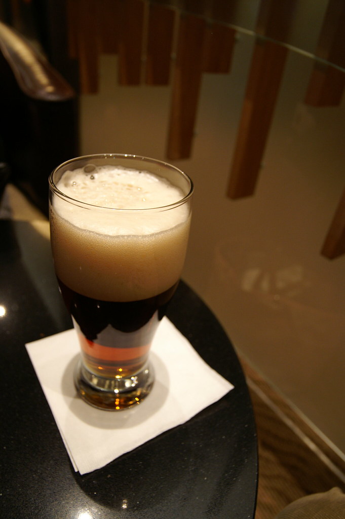 Traditional Ale (Big Rock Brewery) Maple Leaf Lounge (YE… Flickr