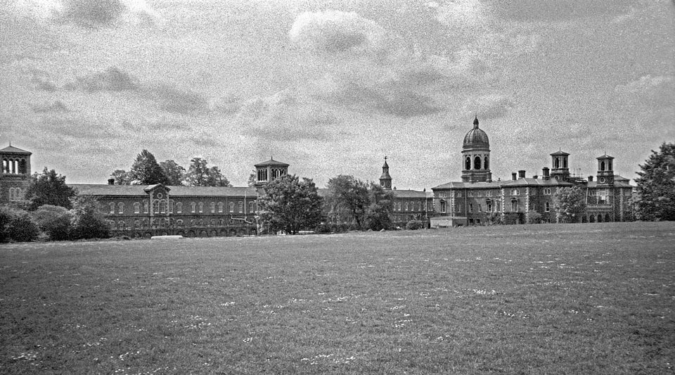 1983 Friern Hospital Alan Denney Flickr