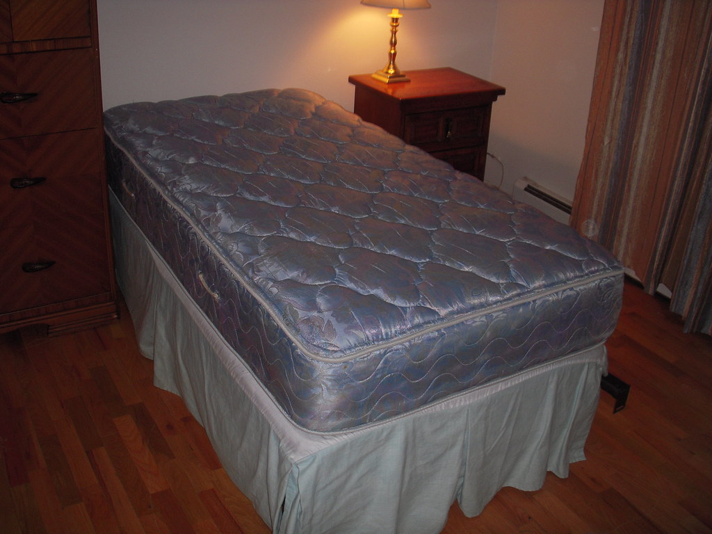 Twin Mattress w/ Frame & Box Spring 60 melmackey364 Flickr
