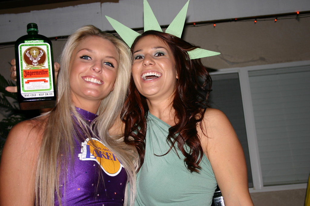 Halloween in Simi Valley 2009 178 PlumbCrazySRT Flickr