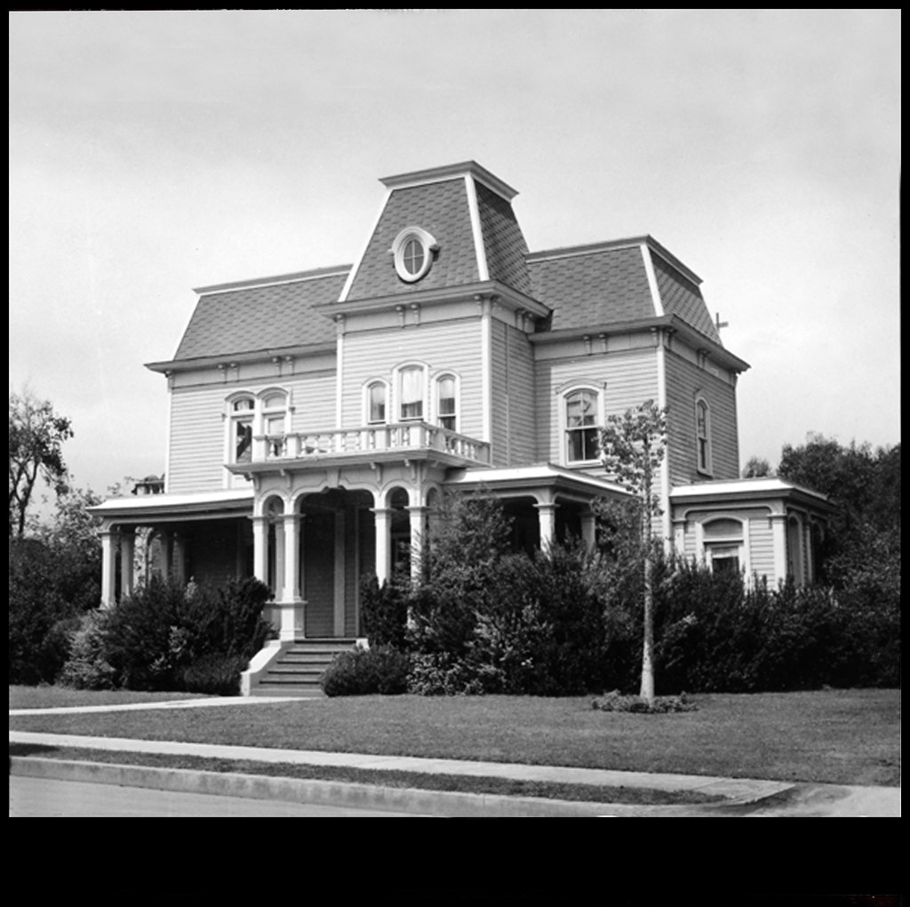 Colonial Street Harvey House scan supplied by Marc Wanam… Flickr