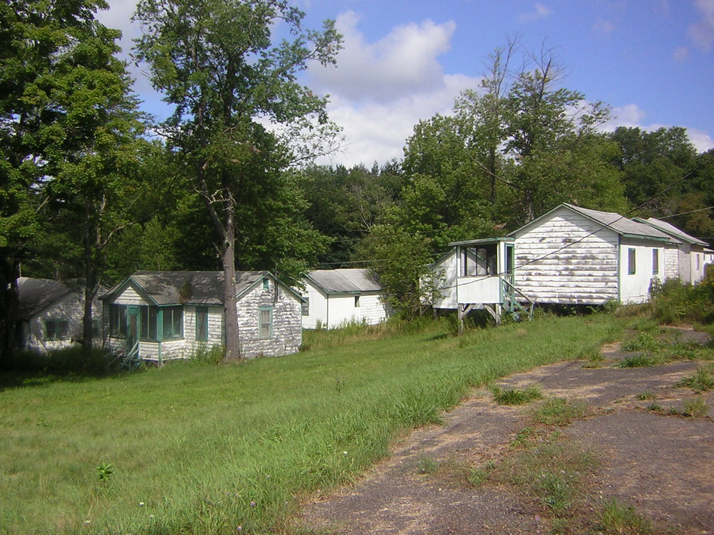 Abandoned Bungalow Colony near Liberty, NY Right on Route … Flickr