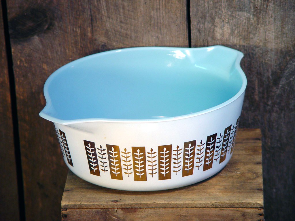 Pyrex Gourmet Casserole with Lid 1961 'Gourmet' Cinderella… Flickr