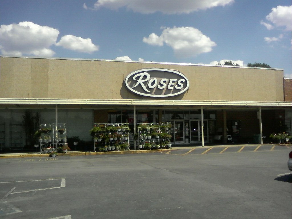 Rose's Discount Store, Emporia, VA Continuing my tour of R… Flickr