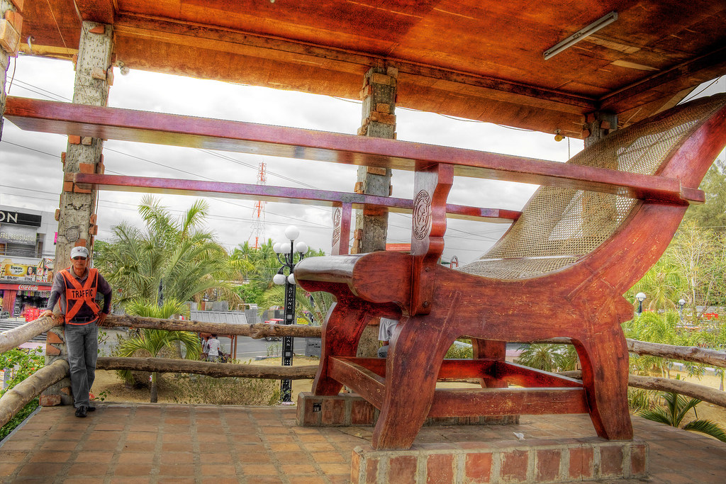 World's Biggest Butaka Chair Ilagan, Isabela, Philippines Flickr