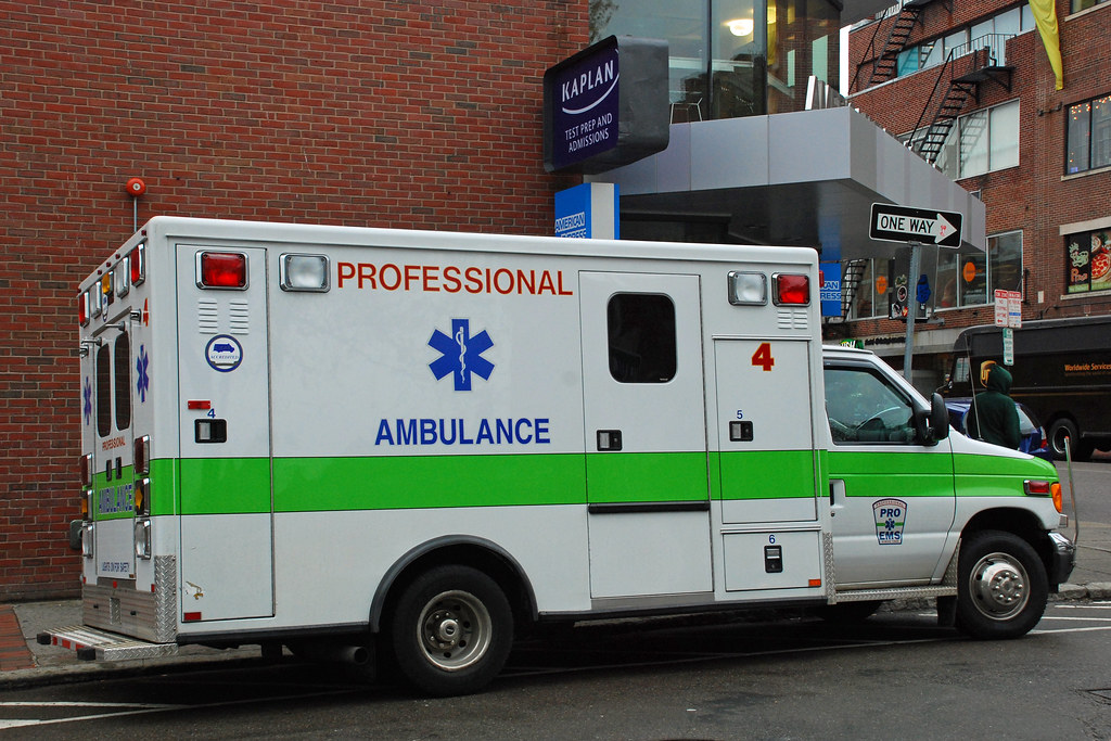 Professional Ambulance Ford ESeries ambulance in Cambridg… Flickr