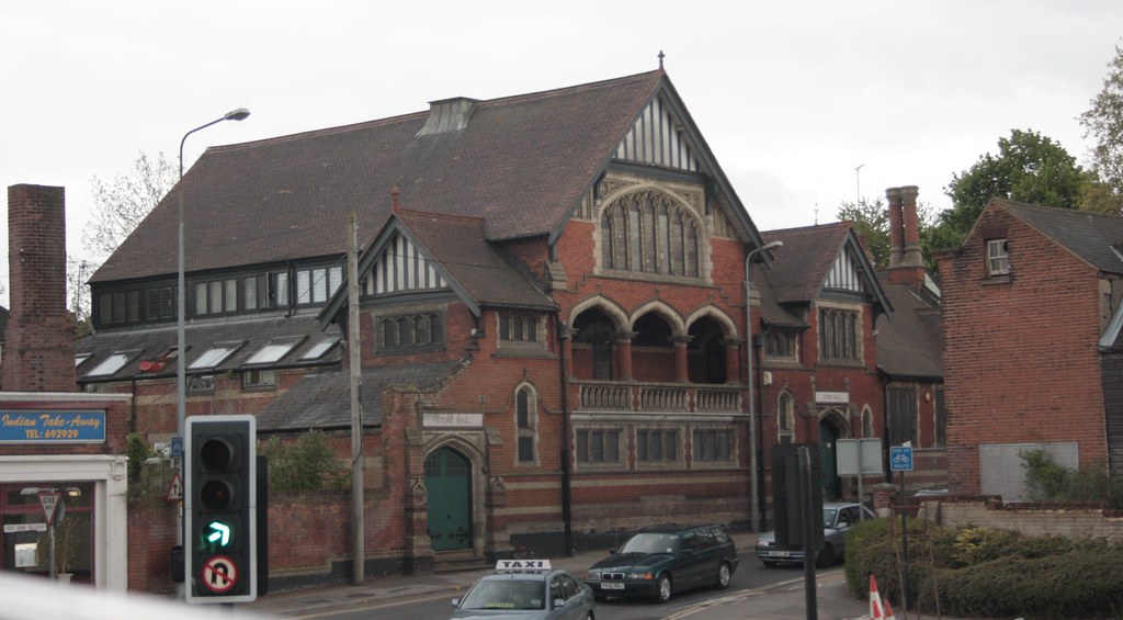 Broke Hall, Ipswich Snapped from MRT9P City Sightseeing bu… Flickr