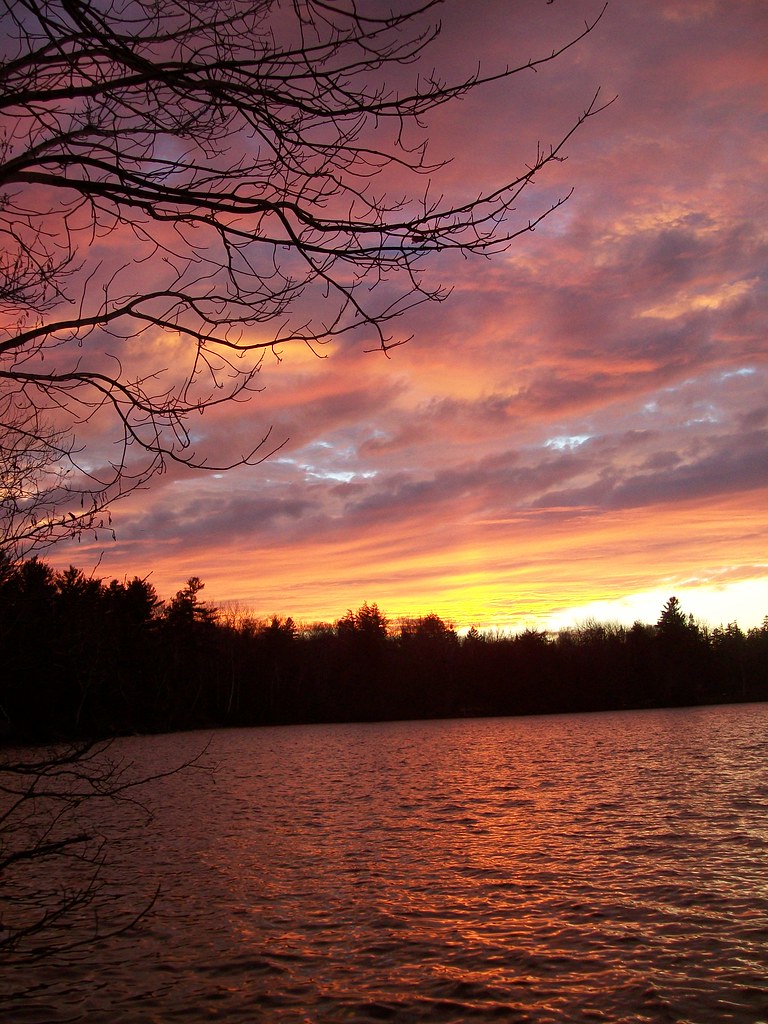 Lake Hebron sunset 2 Taken from the town beach in Monson,… Flickr