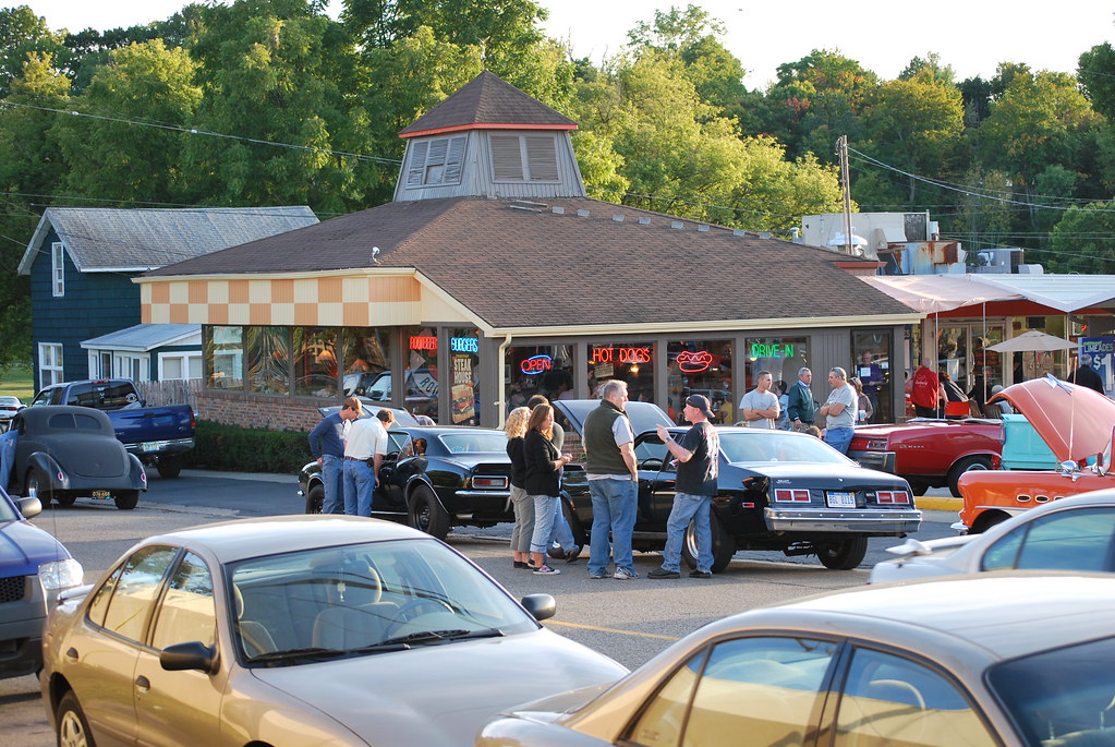 Classic A&W Restaurant in Flushing, Michigan A & W of Flus… Flickr