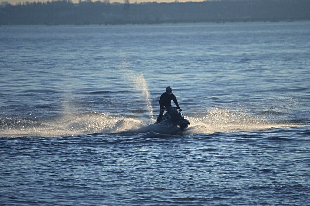 JET SKIS AND MINUS TWO Jet skis on the river mersey today'… Flickr