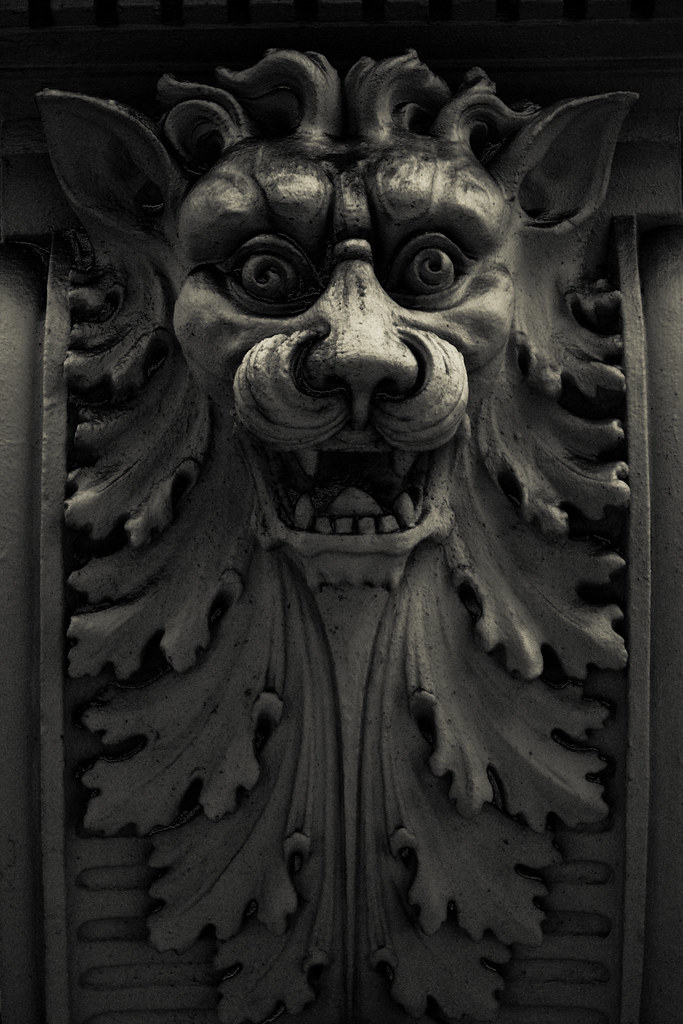 plaster lion Eric Verspoor Flickr