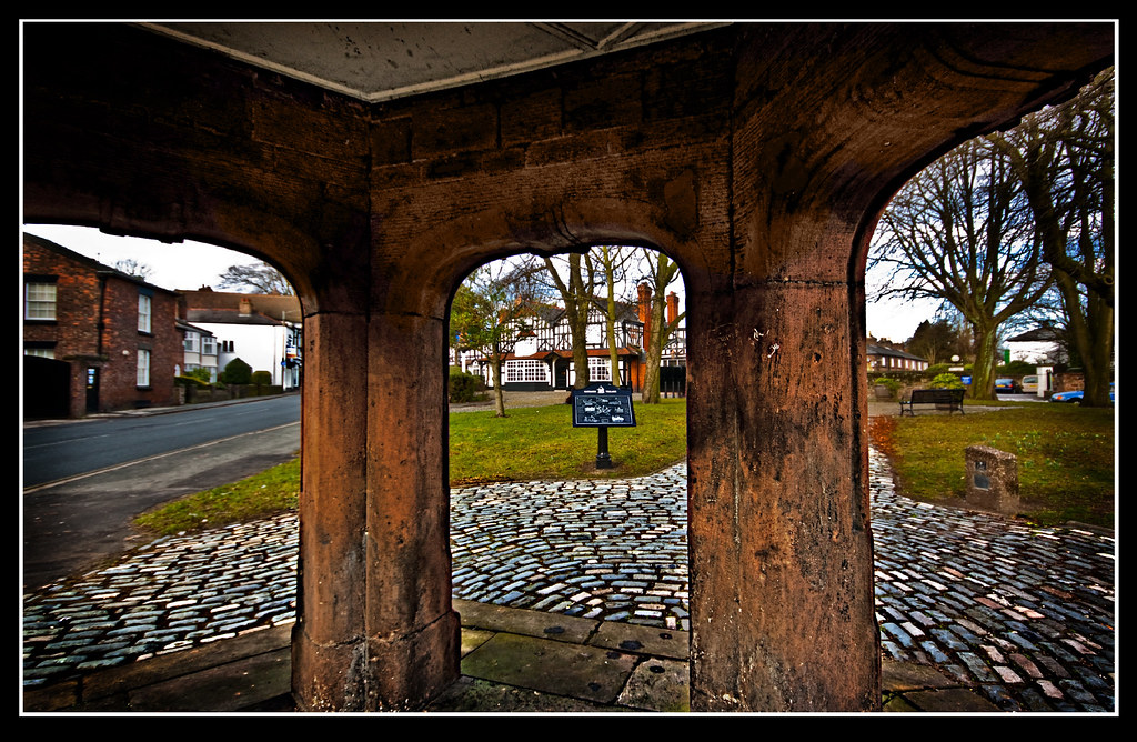 GATEACRE View throuh the fountain at Gateaccre DEZ H Flickr