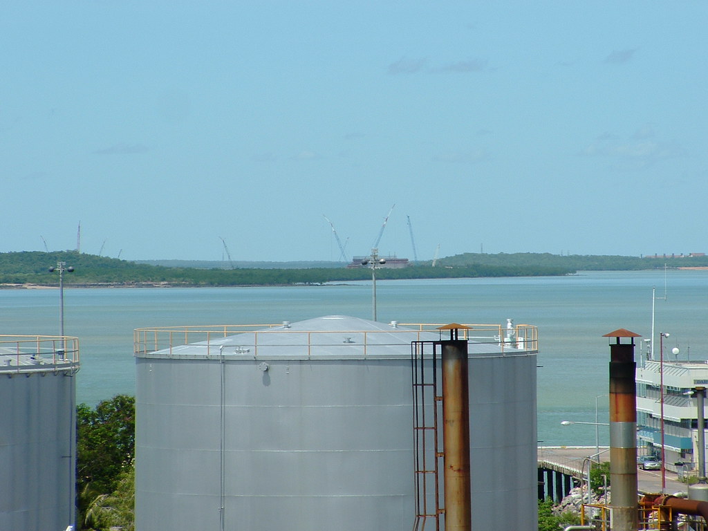 Darwin's Wickham Point LNG Gas Plant April 2004 The fuel t… Flickr