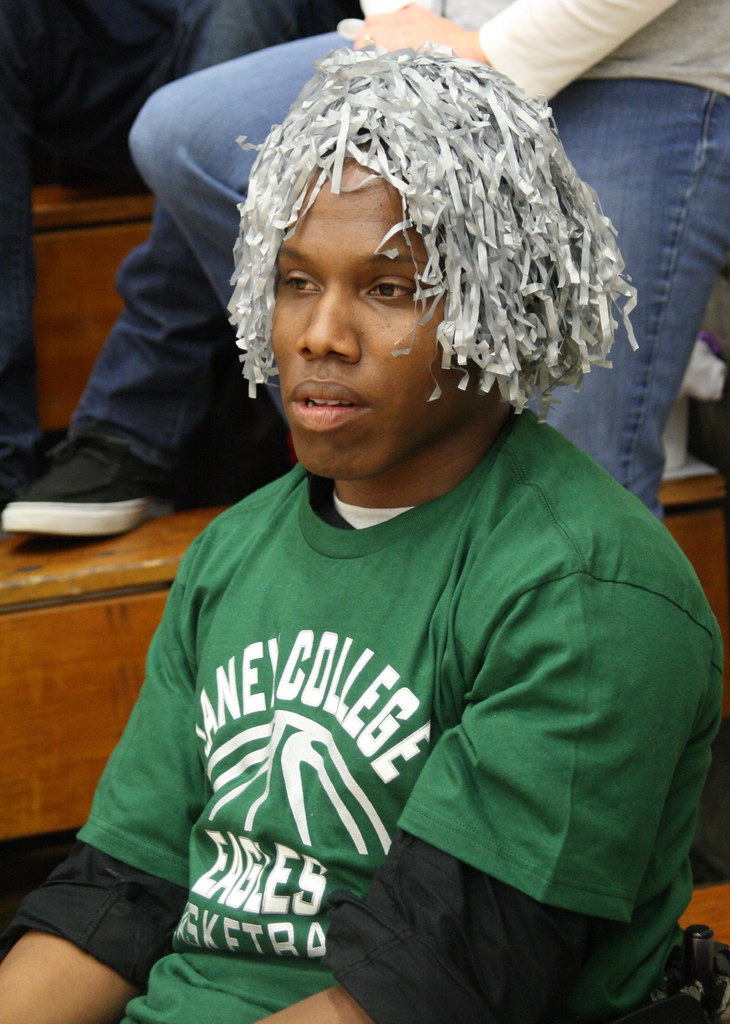 Lamille Perry at the Laney College Women's Basketball game… Flickr
