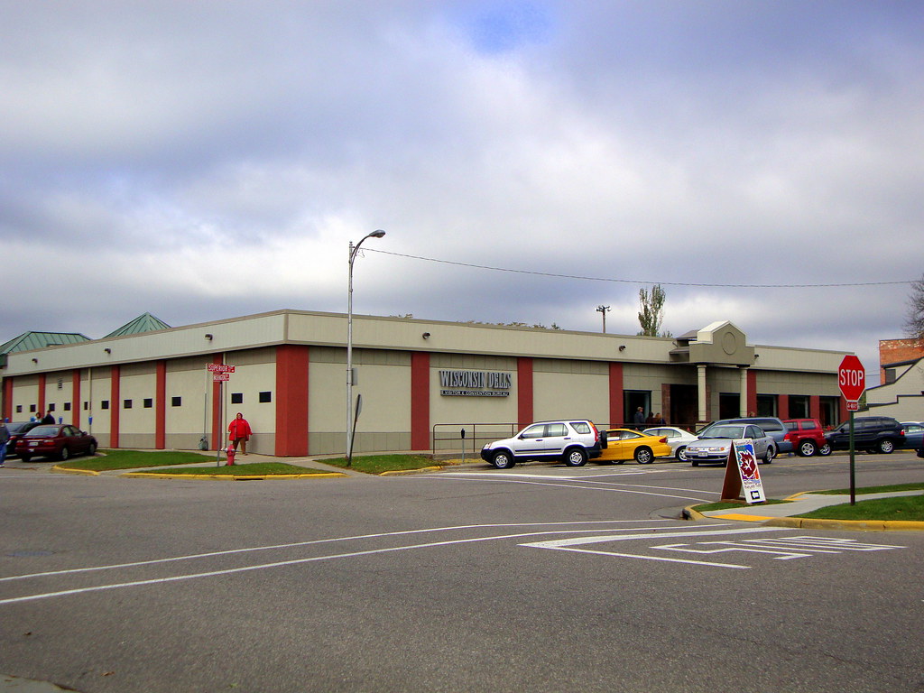 Wisconsin Dells Visitor And Convention Bureau Building Flickr