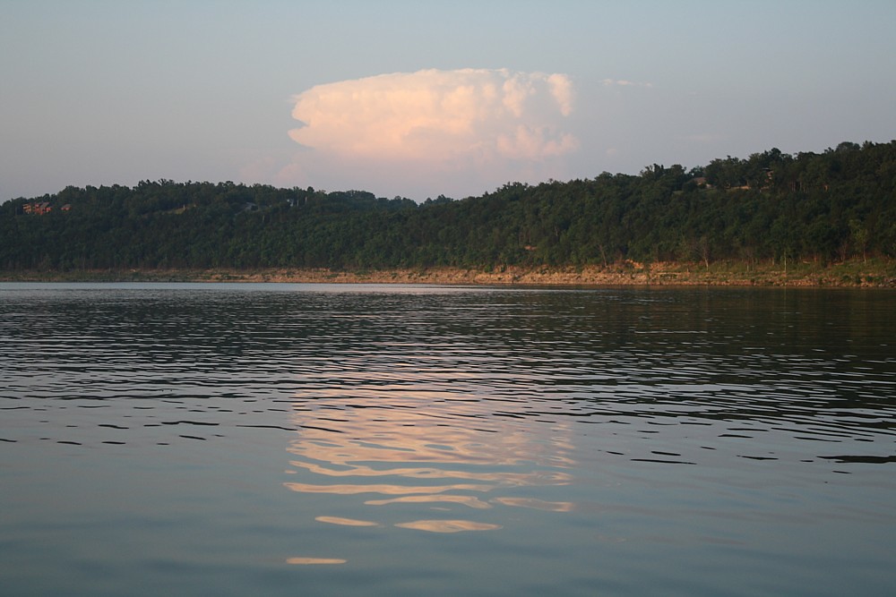 2010531 45 Bull Shoals Lake Theodosia, MO A thunde… Flickr