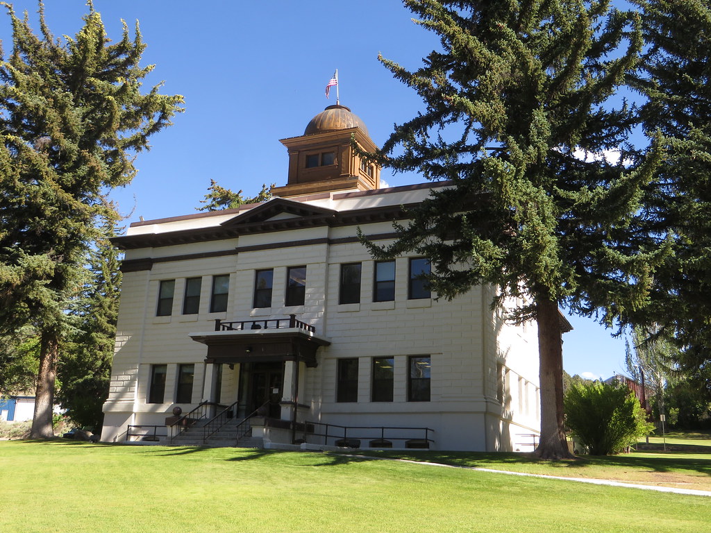 White Pine County Courthouse, Ely, Nevada The White Pine C… Flickr