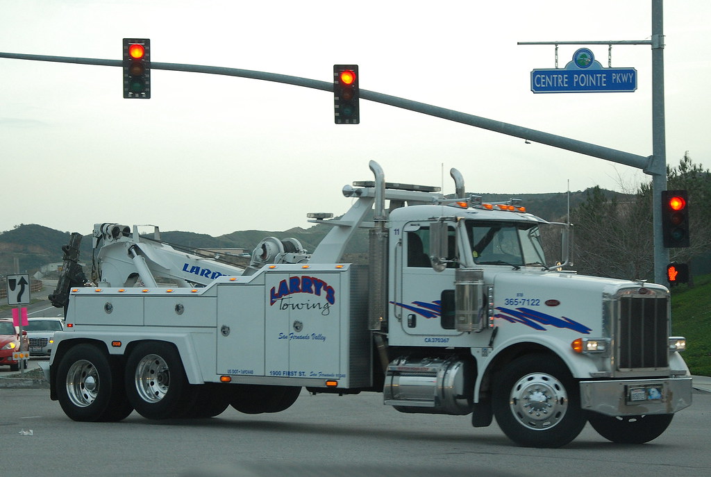 LARRY'S TOWING PETERBILT BIG RIG TOW TRUCK a photo on Flickriver