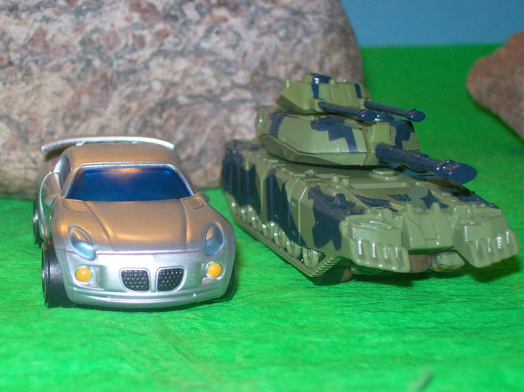 Jazz Autobot vs Brawl Decepticon Transformers RPMs Robot… Flickr